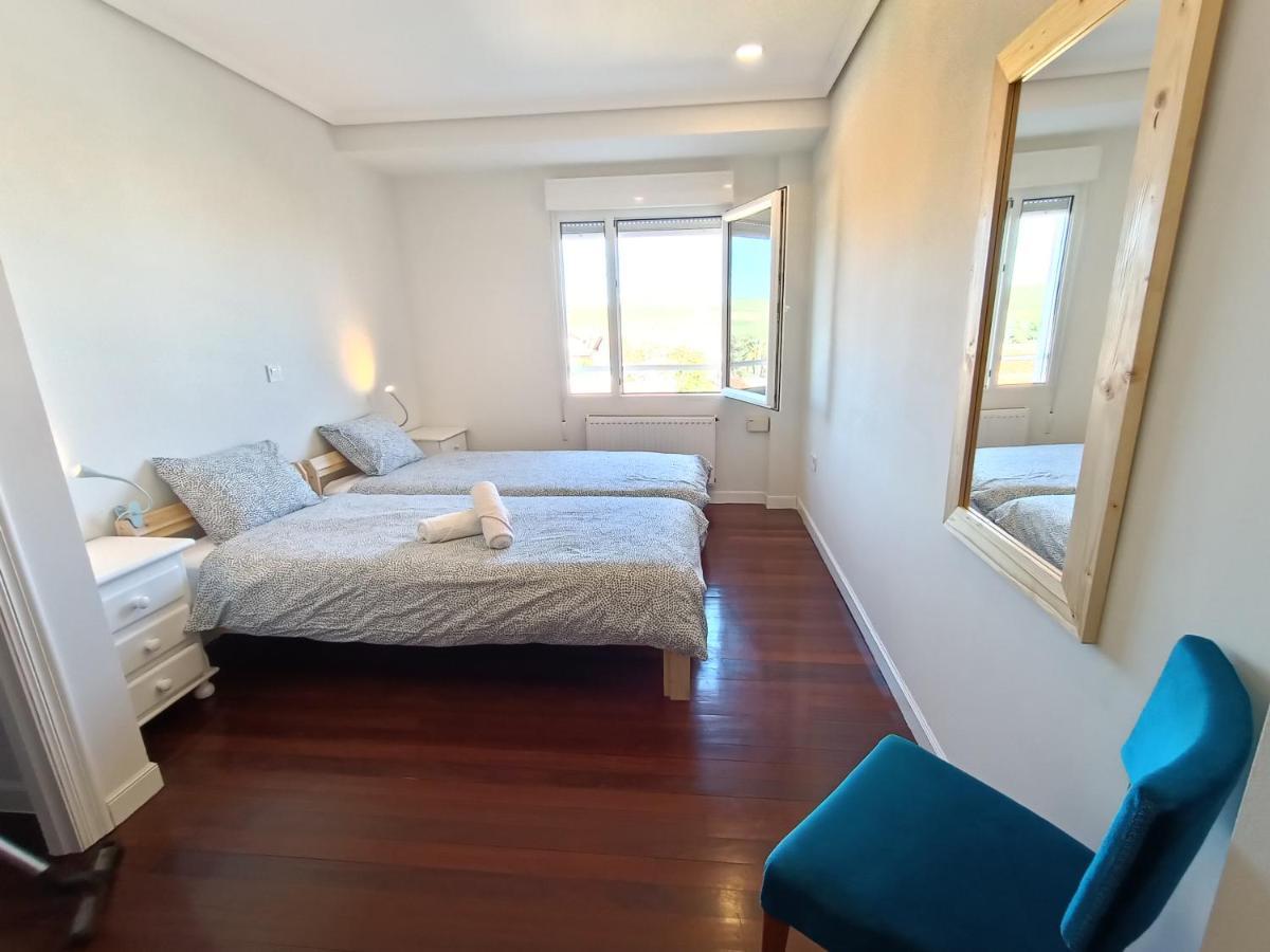 Apartamento Bonito duplex cerca de la playa y de Santander Santa Cruz De Bezana Exterior foto